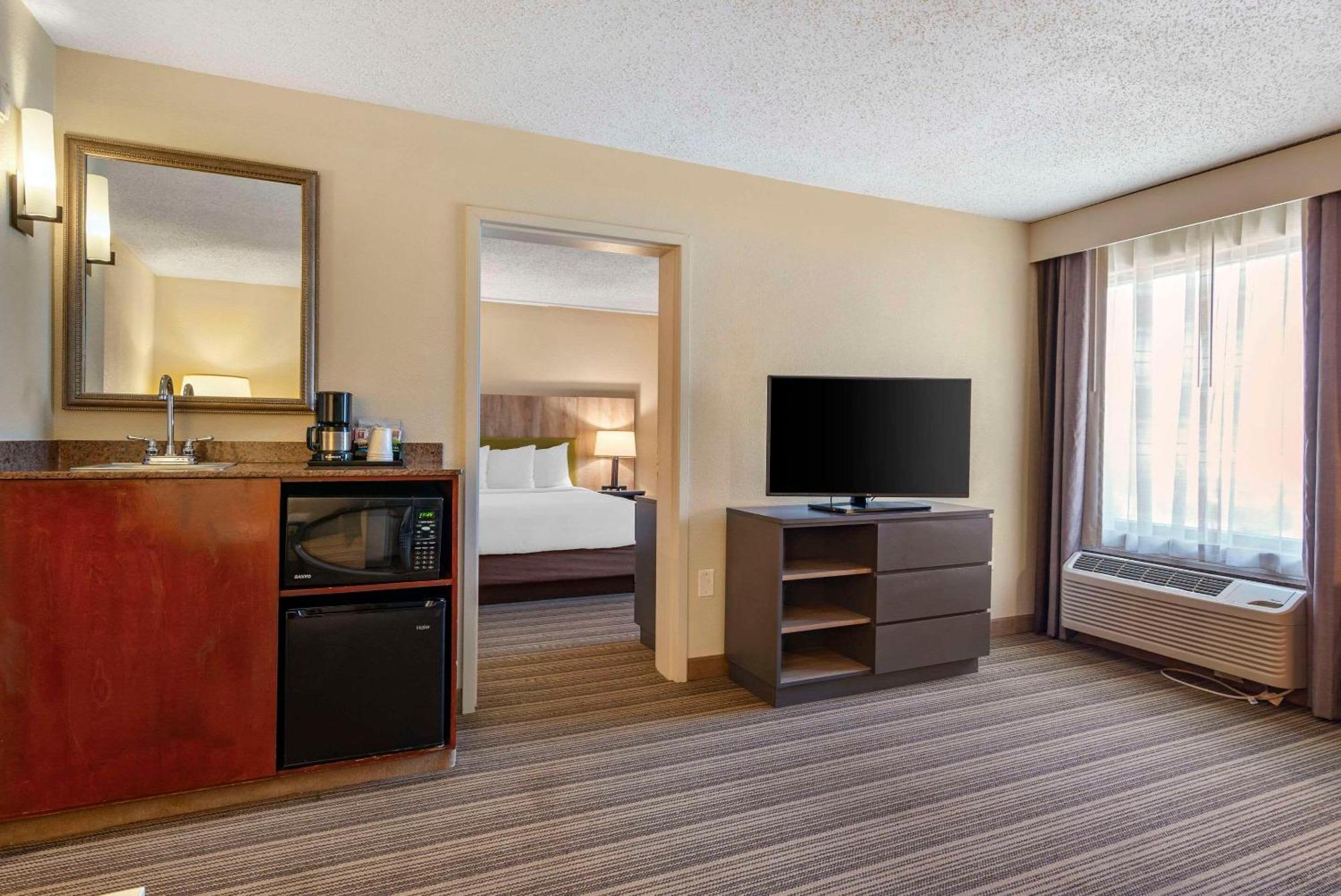 סמירנה Country Inn & Suites By Radisson, Atlanta Galleria-Ballpark, Ga מראה חיצוני תמונה